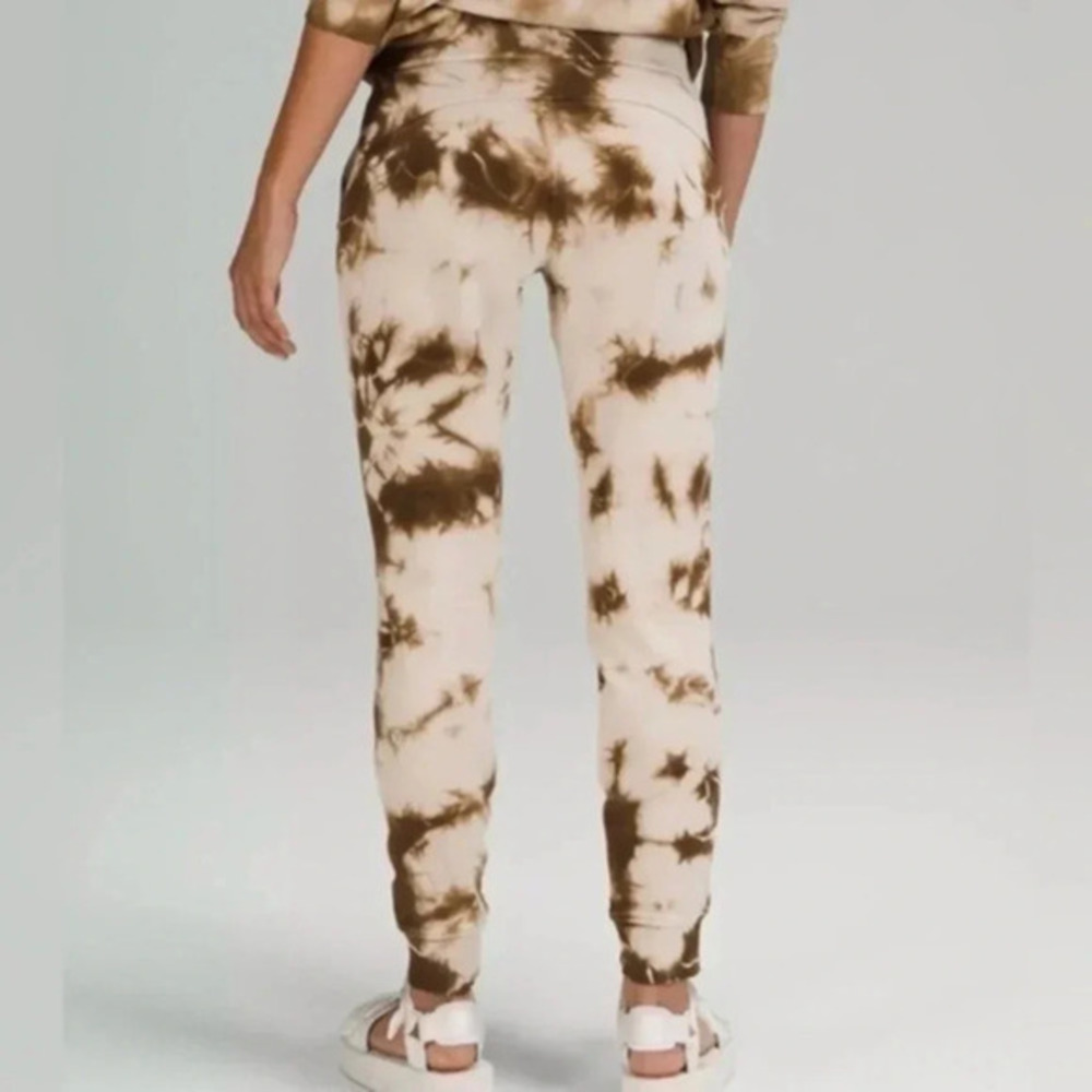 Lululemon Womens Warm Down Jogger size 4